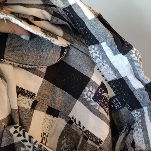 Vintage 100% cotton Company One Western black and white short-sleeved button up - Picture 4 of 6